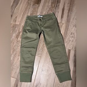 Levi’s 524 Skinny pants